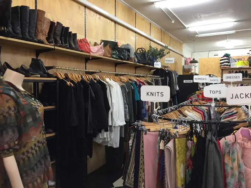 Melbourne-op-shop-visit-Kylie-flament