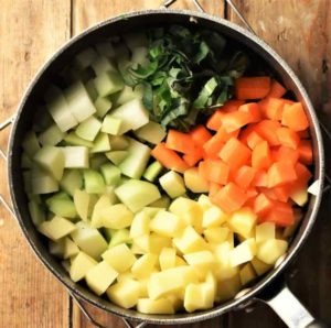 Cubed-Kohlrabi-and-Vegetables